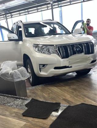 טויוטה לנד קרוזר קצר 4X4 Luxury SWB אוט' 3 דלתות דיזל 2.8 (204 כ''ס) דיזל 2022 למכירה בראשון לציון