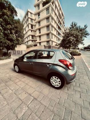 יונדאי i20 Insight ידני 1.2 (85 כ"ס) בנזין 2013 למכירה בהרצליה