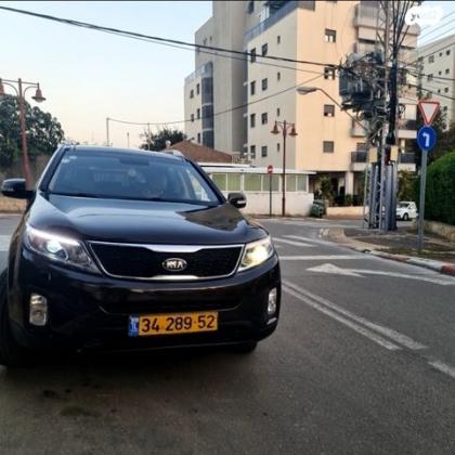 קיה סורנטו 4X4 Premium אוט' דיזל 7 מק' 2.2 (197 כ''ס) דיזל 2013 למכירה בפתח תקווה