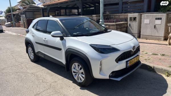 טויוטה יאריס קרוס Sky אוט' 1.5 (125 כ''ס) בנזין 2022 למכירה ברמת יוחנן