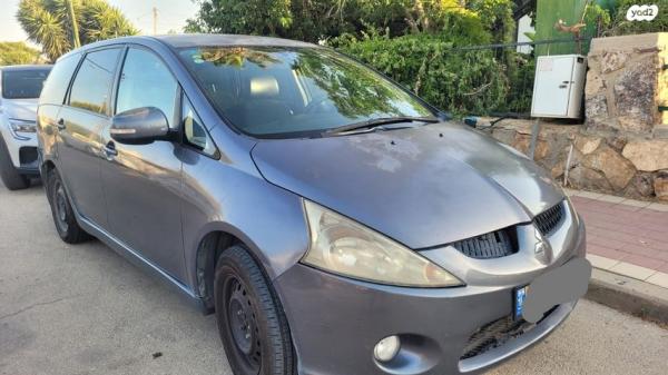 מיצובישי גרנדיס Executive אוט' 2.4 (165 כ"ס) בנזין 2011 למכירה בערד
