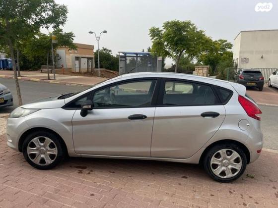 פורד פיאסטה Ambiente ידני 1.2 (82 כ''ס) בנזין 2012 למכירה באיתמר