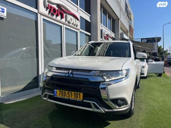 מיצובישי אאוטלנדר Intense אוט' 7 מק' 2.0 (150 כ"ס) בנזין 2019 למכירה בראשון לציון