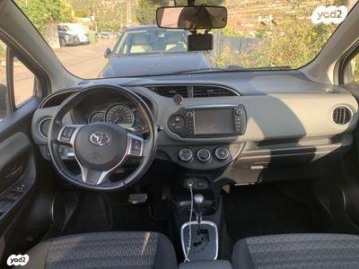 טויוטה יאריס Sky אוט' 1.3 (99 כ"ס) בנזין 2016 למכירה בירושלים