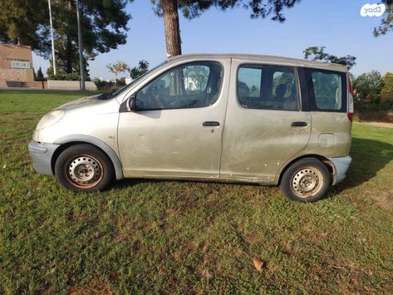 טויוטה יאריס Verso Luna אוט' 1.3 (86 כ"ס) בנזין 2004 למכירה בגאולים