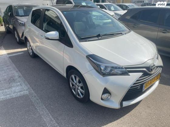 טויוטה יאריס Sky אוט' 1.3 (99 כ"ס) בנזין 2015 למכירה בחריש