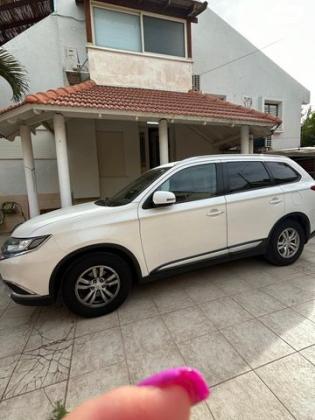 מיצובישי אאוטלנדר Instyle אוט' 7 מק' 2.0 (150 כ"ס) בנזין 2017 למכירה בירחיב