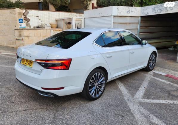 סקודה סופרב (2019 ואילך) L&K אוט' הייבריד 1.4 (156 כ''ס) היברידי חשמל / בנזין 2020 למכירה בתל אביב יפו