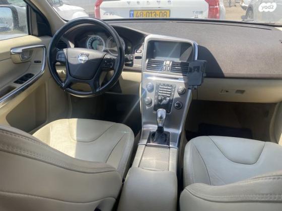 וולוו XC60 T5 Kinetic סטיישן אוט' 2.0 (240 כ"ס) בנזין 2013 למכירה בחולון