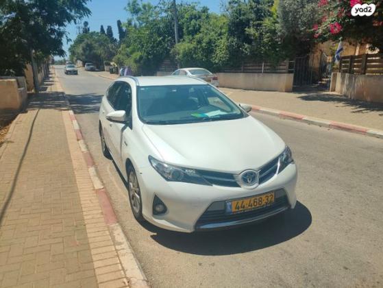 טויוטה אוריס הייבריד TS סטיישן הייבריד אוט' 1.8 (99 כ"ס) בנזין 2015 למכירה בפרדס חנה כרכור