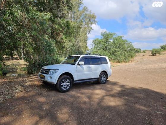 מיצובישי פג'רו ארוך 4X4 Dakar אוט' דיזל 7 מק' 3.2 (200 כ''ס) דיזל 2012 למכירה בכפר סבא