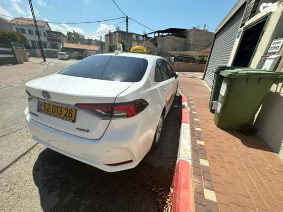 טויוטה קורולה הייבריד Sense סדאן אוט' 1.8 (98 כ''ס) בנזין 2022 למכירה בעכו