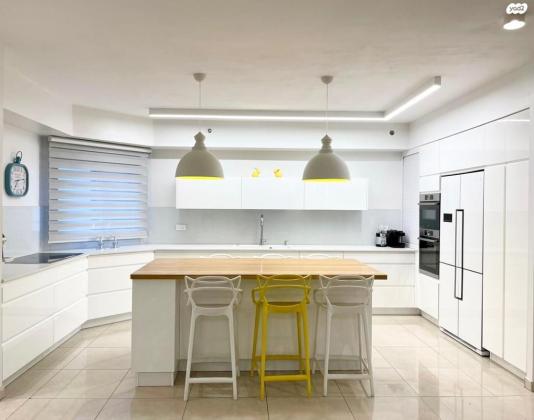 יוני נתניהו 9 (אם המושבות)