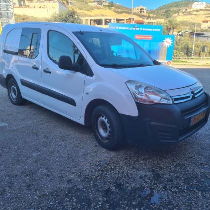 סיטרואן ברלינגו דור 2 (2008-2019) Maxi ידני דיזל טורבו 4 דל' 6 מק' 1.6 (100 כ"ס) דיזל 2017 למכירה בערערה
