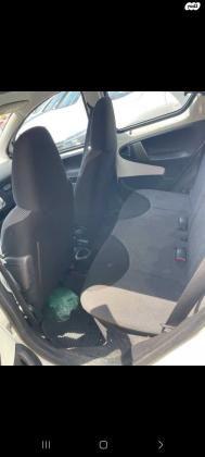 טויוטה אייגו (AYGO) Plus רובוטית 1.0 (69 כ''ס) בנזין 2012 למכירה ברמת השרון