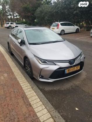 טויוטה קורולה הייבריד Lounge Luxury סדאן אוט' 1.8 (98 כ''ס) בנזין 2019 למכירה ברמת השרון