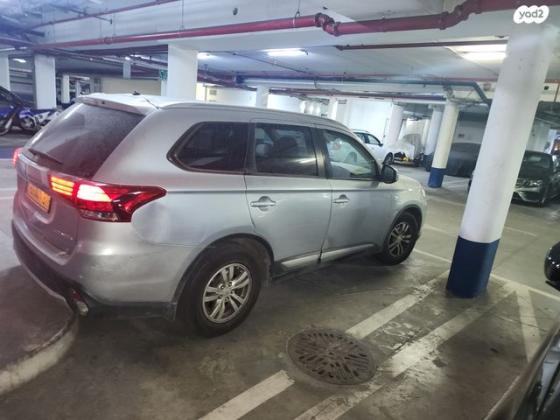 מיצובישי אאוטלנדר Instyle אוט' 7 מק' 2.0 (150 כ"ס) בנזין 2016 למכירה בנתניה