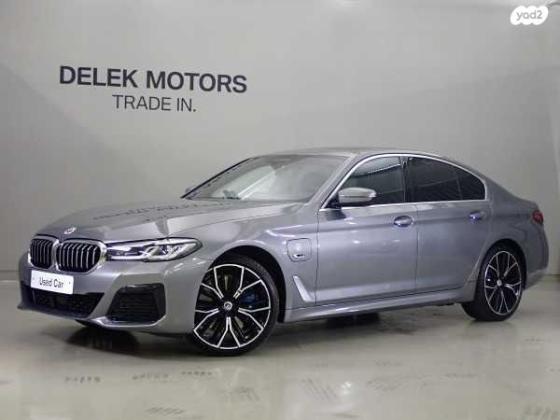 ב.מ.וו סדרה 5 4X4 545E M-Sport אוט' 3.0 (256 כ"ס) ק' 2 היברידי חשמל / בנזין 2023 למכירה בתל אביב יפו