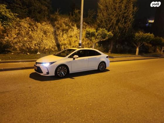 טויוטה קורולה הייבריד Limited סדאן אוט' 1.8 (98 כ''ס) בנזין 2020 למכירה בכפר סבא