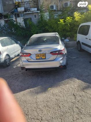 טויוטה קאמרי LE Plus הייבריד אוט' 2.5 (208 כ''ס) בנזין 2022 למכירה בירושלים