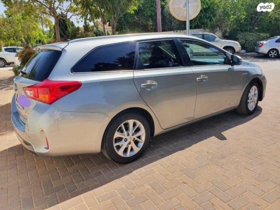טויוטה אוריס הייבריד TS Sky סטיישן הייבריד אוט' 1.8 (99 כ"ס) בנזין 2015 למכירה בבת חפר