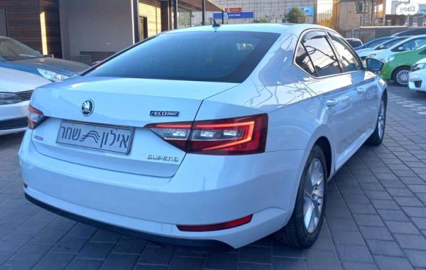 סקודה סופרב (עד 2019) Ambition אוט' 1.8 (180 כ''ס) בנזין 2017 למכירה בחיפה