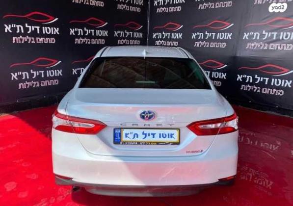 טויוטה קאמרי LE הייבריד אוט' 2.5 (178 כ''ס) בנזין 2020 למכירה בתל אביב יפו