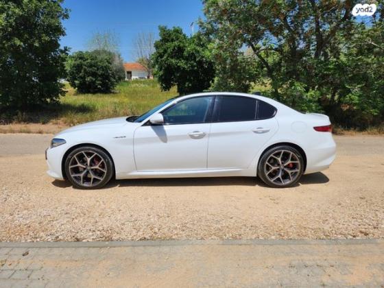 אלפא רומיאו ג'וליה Veloce RWD אוט' 2.0 (280 כ''ס) בנזין 2021 למכירה בפרדס חנה כרכור