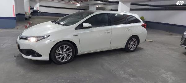 טויוטה אוריס הייבריד TS Sky סטיישן הייבריד אוט' 1.8 (99 כ"ס) בנזין 2018 למכירה בנתניה