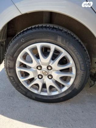 טויוטה יאריס Style אוט' 1.5 (112 כ"ס) בנזין 2017 למכירה בשוהם