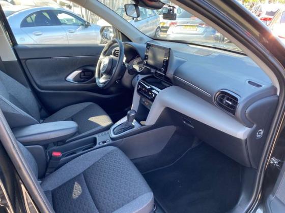 טויוטה יאריס קרוס HSD Urban אוט' 1.5 (92 כ''ס) בנזין 2022 למכירה ברמלה