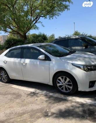 טויוטה קורולה GLI-FL אוט' 1.6 (132 כ''ס) [2013-2016] בנזין 2015 למכירה במעלה אדומים