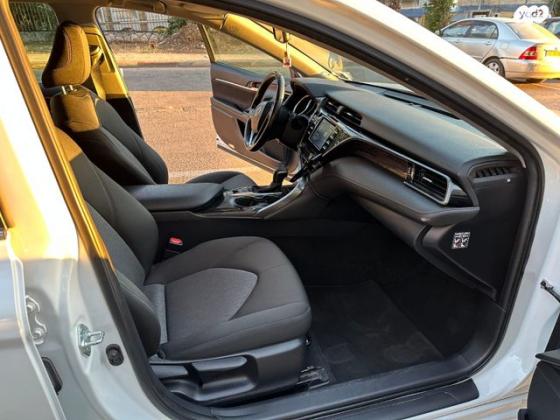 טויוטה קאמרי LE הייבריד אוט' 2.5 (178 כ''ס) בנזין 2020 למכירה בירושלים