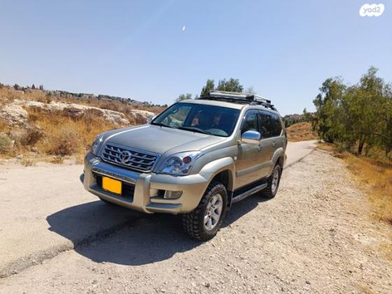 טויוטה לנד קרוזר ארוך 4X4 Luxury אוט' דיזל 8 מק' 3.0 (166 כ''ס) דיזל 2003 למכירה בירושלים