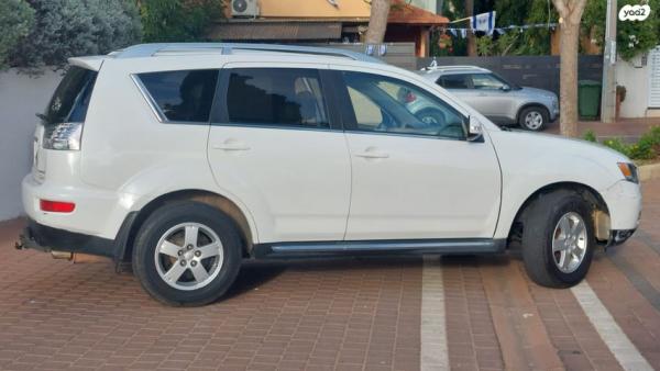מיצובישי אאוטלנדר 4X4 Comfort אוט' 7 מק' 2.4 (170 כ"ס) [2010-2012] בנזין 2010 למכירה בחדרה