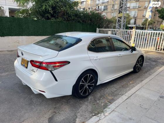 טויוטה קאמרי LE Plus הייבריד אוט' 2.5 (208 כ''ס) בנזין 2019 למכירה בבת ים