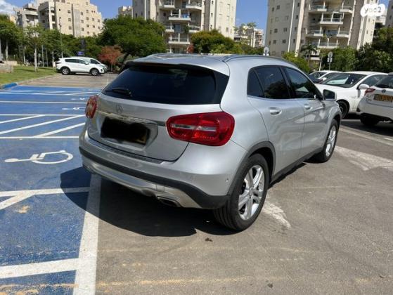 מרצדס GLA GLA200 Urban אוט' 1.6 (156 כ''ס) [2014-2017] בנזין 2015 למכירה בחולון