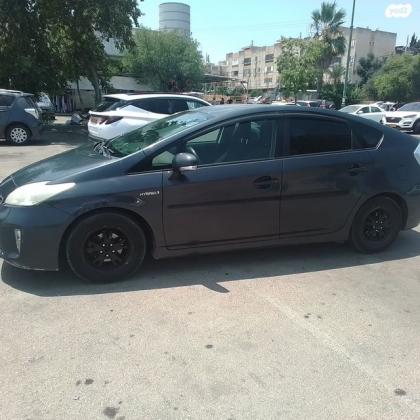 טויוטה פריוס GLI Plug In הייבריד אוט' 1.8 (99 כ"ס) היברידי חשמל / בנזין 2013 למכירה בטבריה