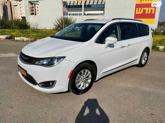 קרייזלר פסיפיקה Touring L אוט' 7 מק' 3.6 (280 כ''ס) בנזין 2018 למכירה בפתח תקווה