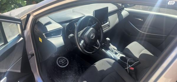 טויוטה קורולה הייבריד Sun סדאן אוט' 1.8 (98 כ''ס) בנזין 2020 למכירה בטירה