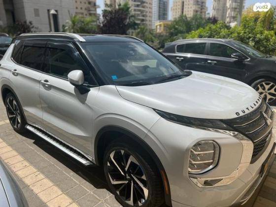 מיצובישי אאוטלנדר Luxury TTH אוט' 7 מק' 2.5 (181 כ"ס) בנזין 2022 למכירה בחולון
