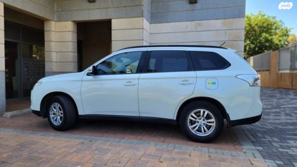 מיצובישי אאוטלנדר Instyle אוט' 5 מק' 2.0 (150 כ"ס) בנזין 2013 למכירה בנתניה