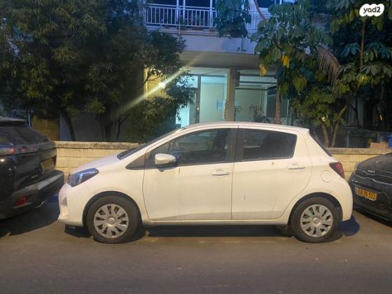 טויוטה יאריס Sol אוט' 1.3 (99 כ"ס) בנזין 2015 למכירה ברמות השבים