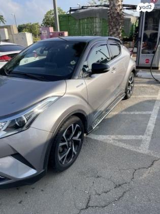 טויוטה C-HR Chic הייבריד אוט' 1.8 (98 כ"ס) בנזין 2018 למכירה בהרצליה