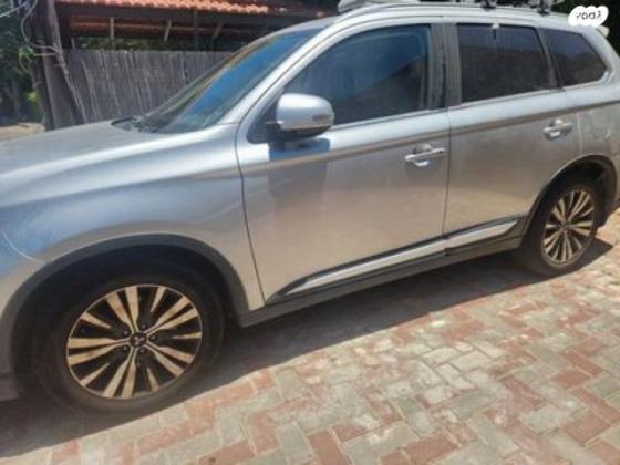מיצובישי אאוטלנדר Premium אוט' 7 מק' 2.0 (150 כ''ס) בנזין 2019 למכירה במבשרת ציון