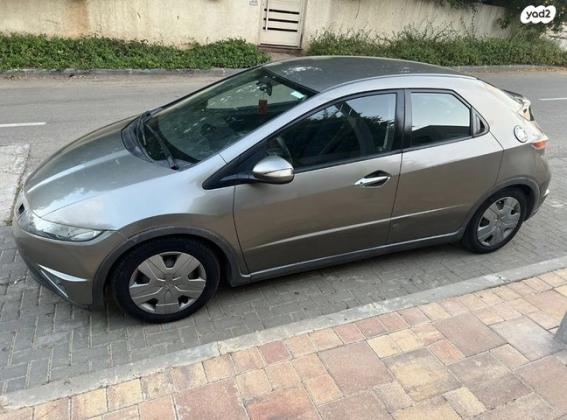 הונדה סיוויק האצ'בק החדשה Comfort רובוטית 1.8 (140 כ''ס) בנזין 2008 למכירה בנתניה