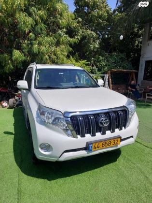 טויוטה לנד קרוזר ארוך 4X4 Luxury אוט' דיזל 7 מק' 3.0 (190 כ''ס) דיזל 2015 למכירה בחולון