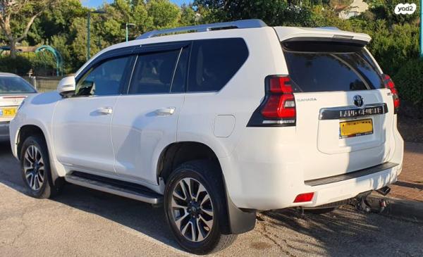 טויוטה לנד קרוזר ארוך Sahara אוט' 7 מק' דיזל 5 דל' 2.8 (204 כ"ס) דיזל 2022 למכירה בנצרת