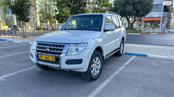 מיצובישי פג'רו ארוך 4X4 Desert אוט' דיזל 7 מק' 3.2 (200 כ"ס) דיזל 2015 למכירה בקרית אונו