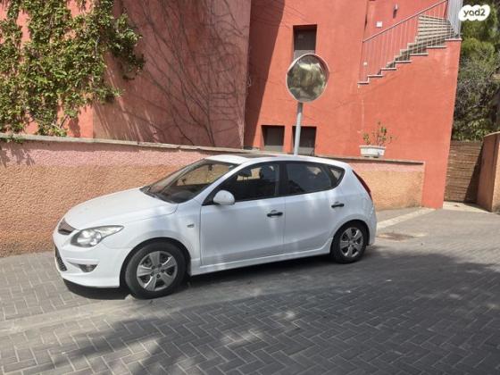 יונדאי i30 Inspire אוט' 1.6 (126 כ''ס) בנזין 2011 למכירה בתל אביב יפו